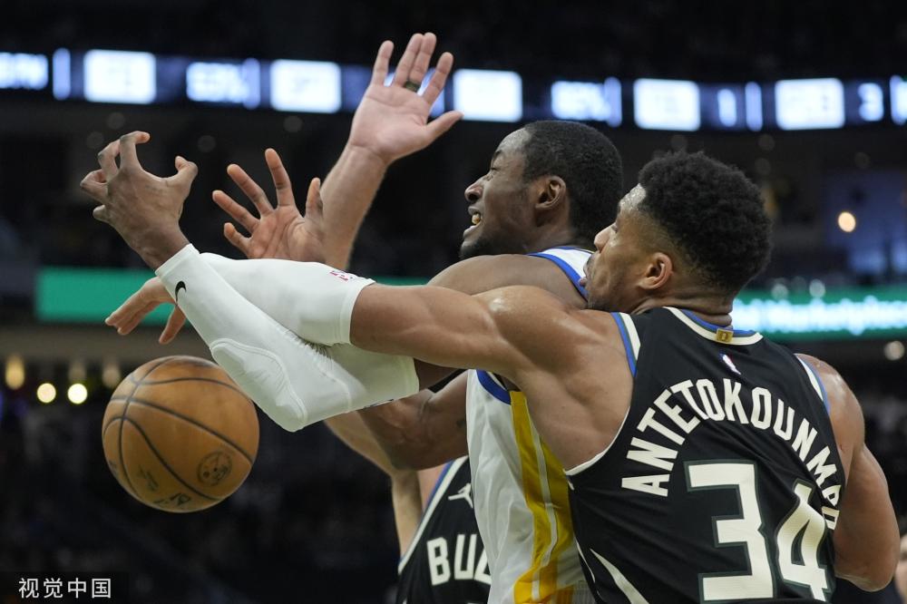 队昂首进入 队昂首进入